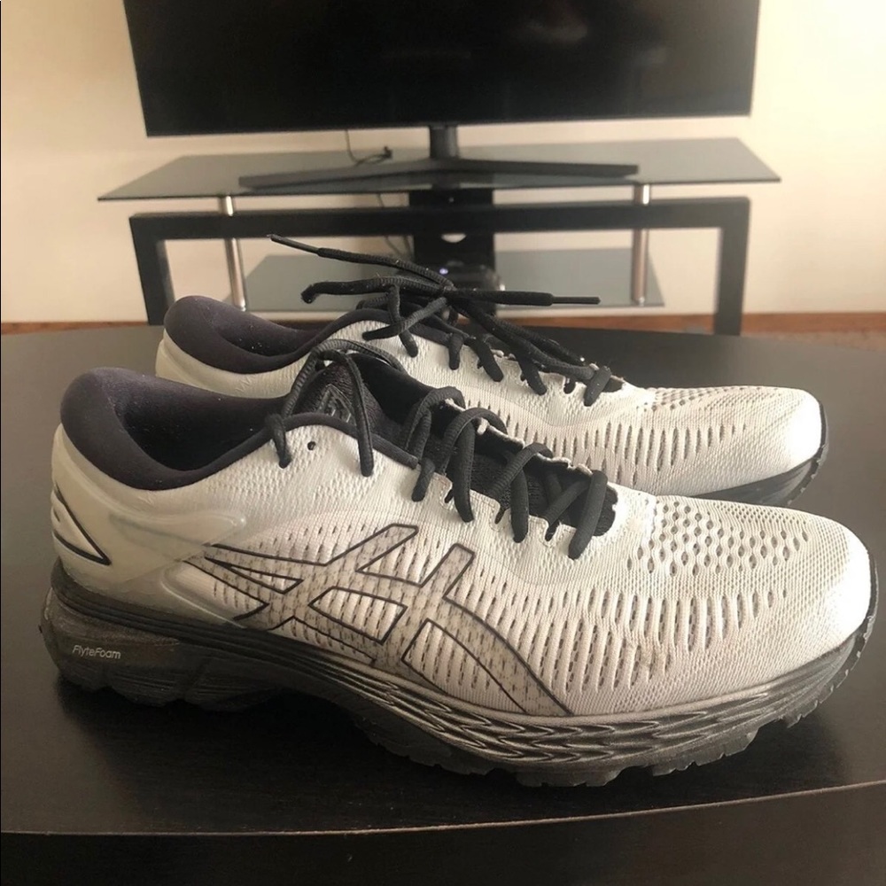 ASICS Running Shoes - Picture 2 of 5